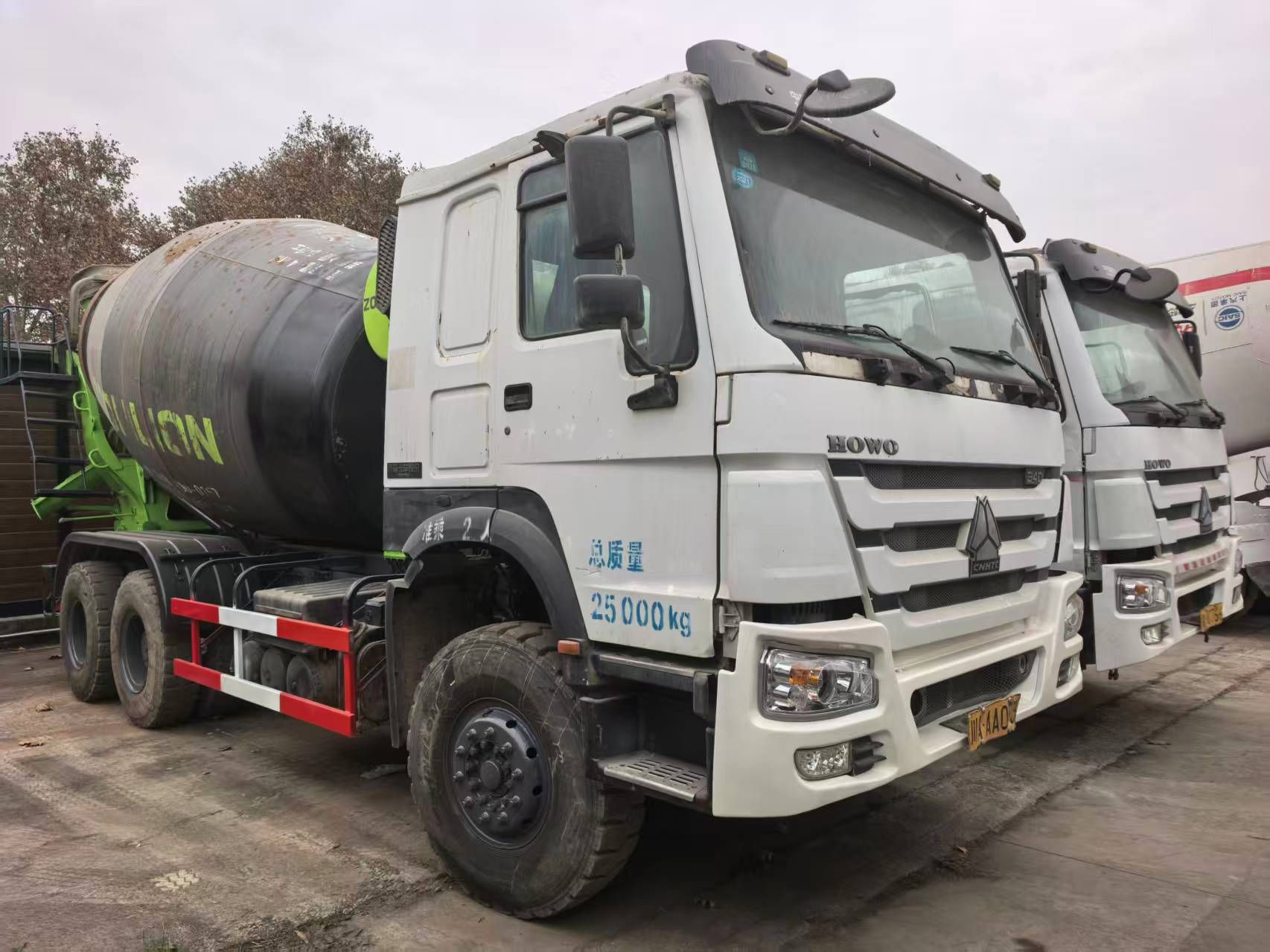 Cement truck, mixer truck, tanker truck